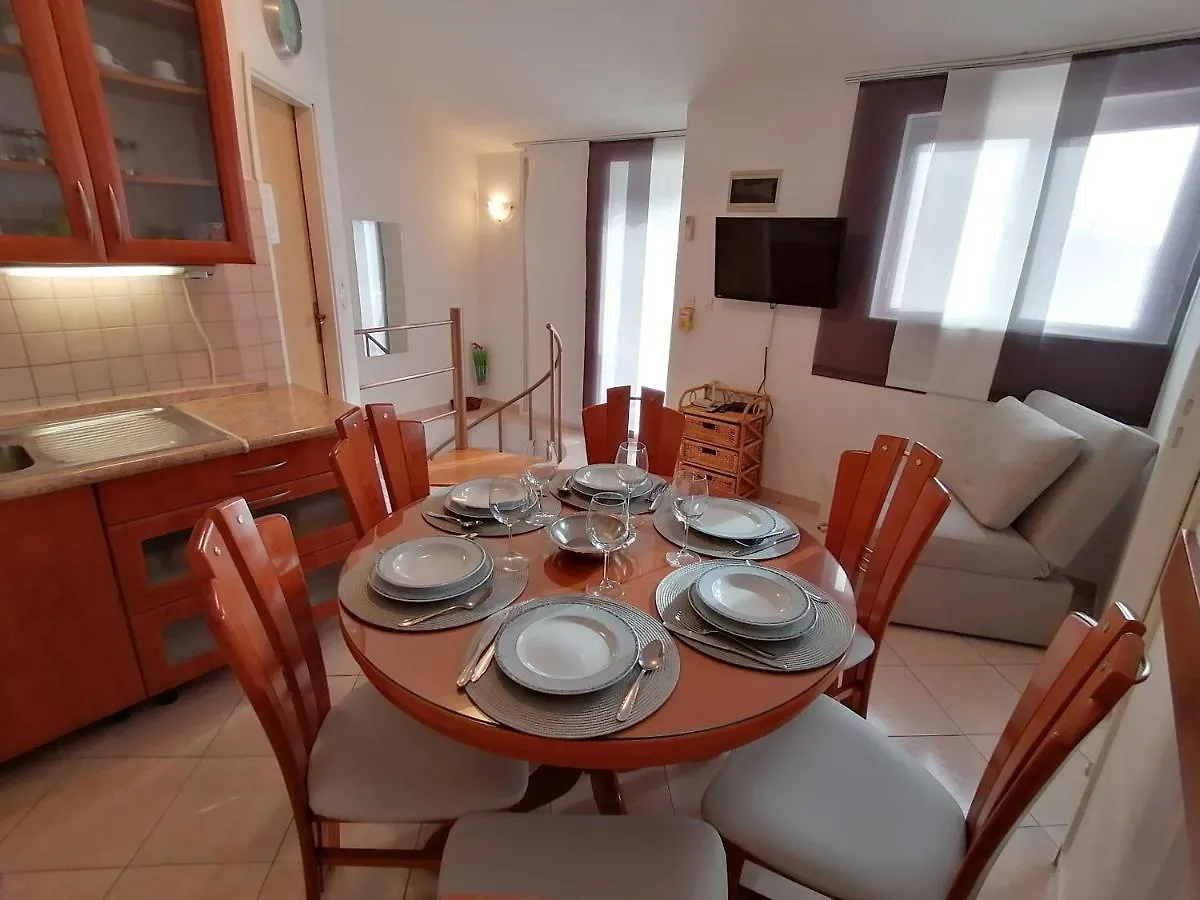 ביוגראד נה מורו Apartments Andrijana