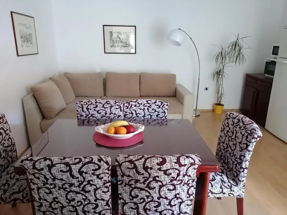ביוגראד נה מורו Apartments Andrijana 0*, ביוגראד נה מורו