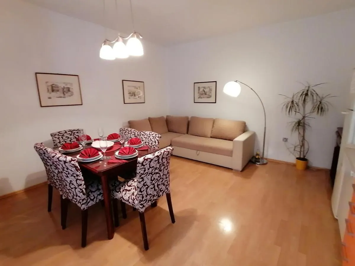 ביוגראד נה מורו Apartments Andrijana
