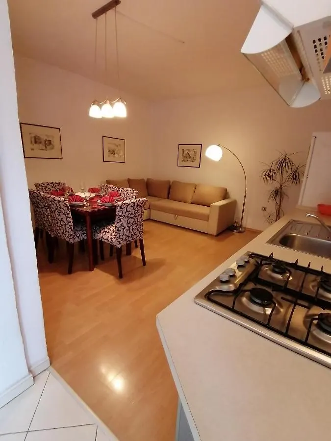 ביוגראד נה מורו Apartments Andrijana